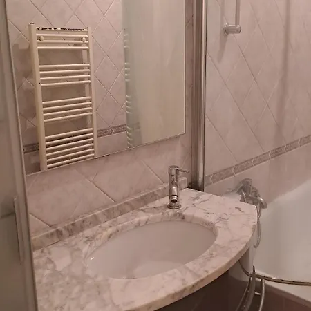 아파트 Italia61 Metro House